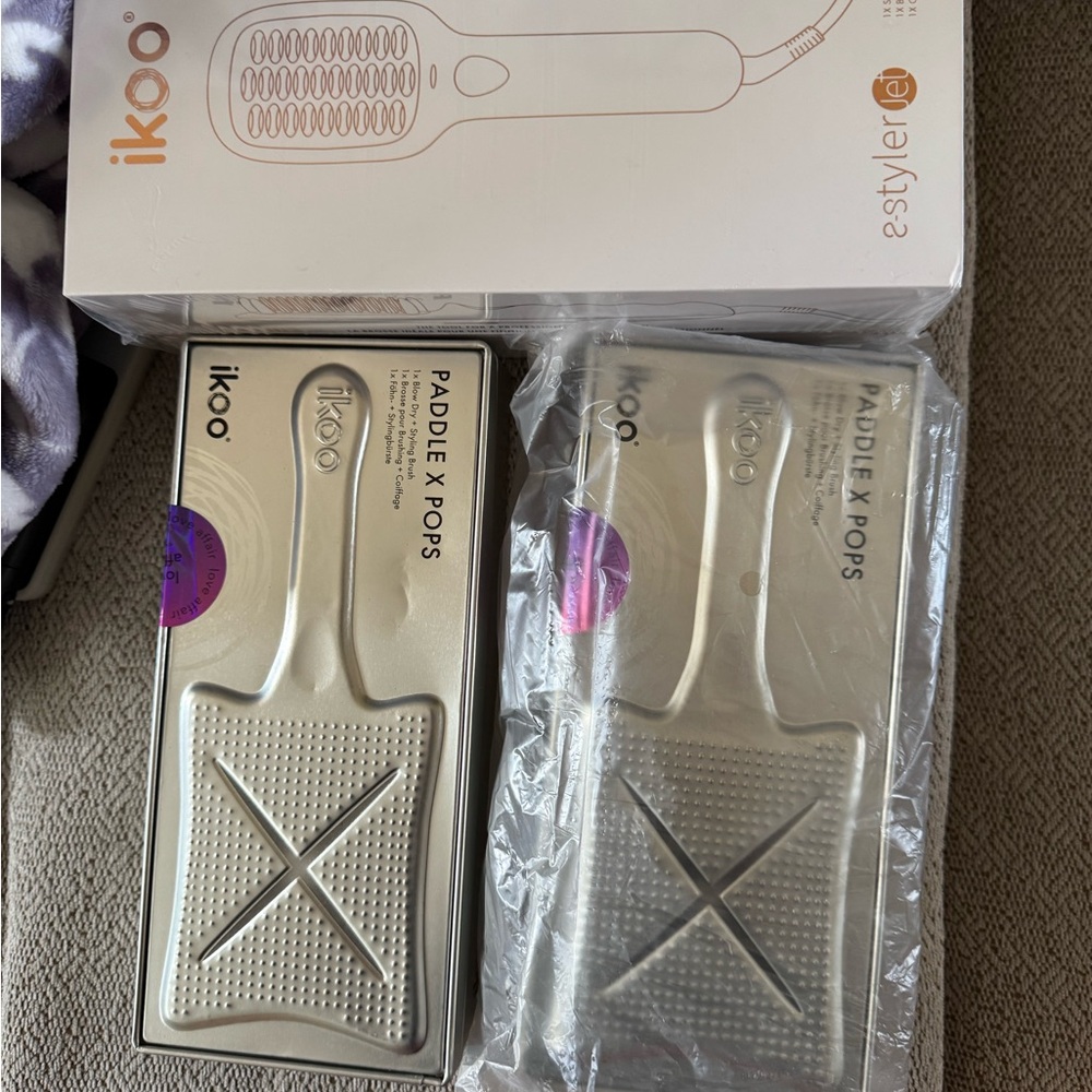 Paddle X Pops (2) Hair Brush & 1 straightener